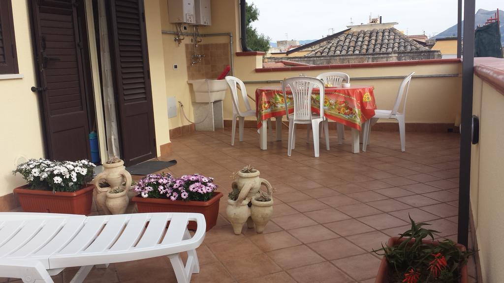 Le Casette Santa Flavia Exterior foto